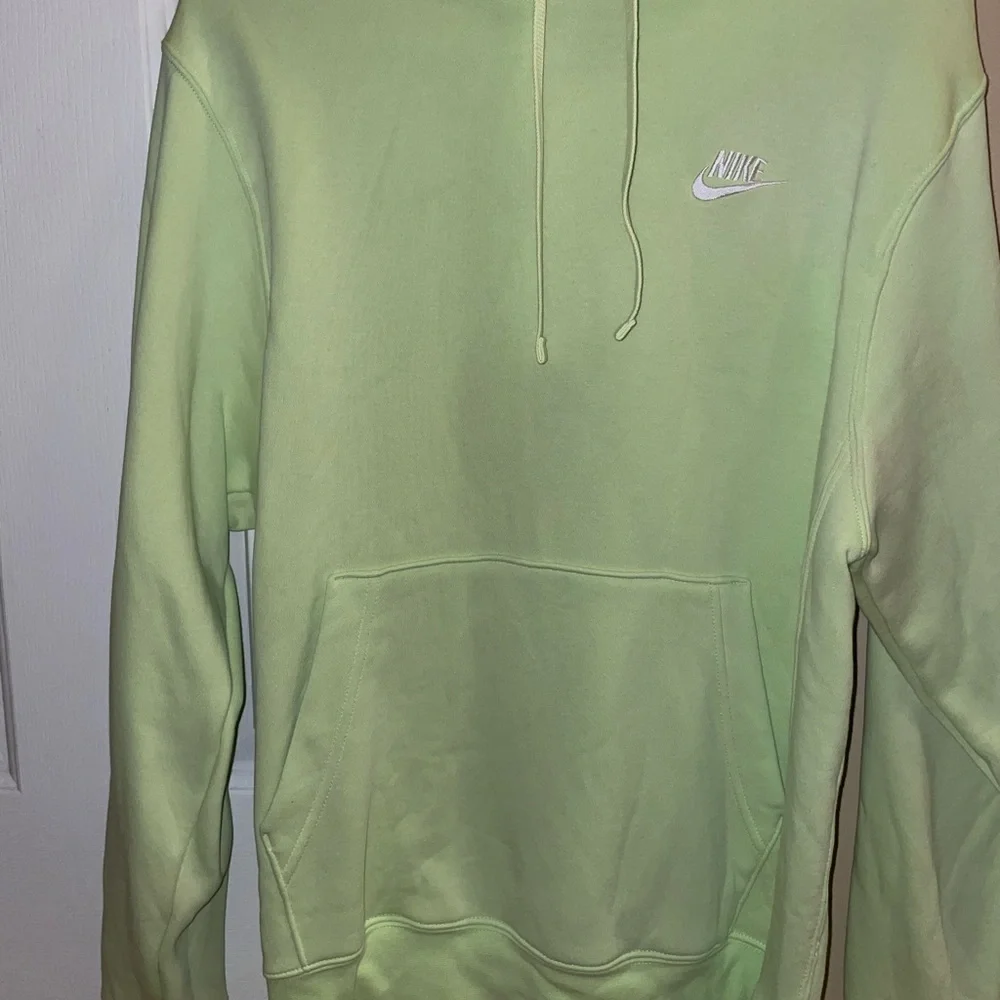 Nike Sweater/Hoodie - Picture 1 of 4